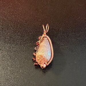 🌻3 for $21 Elegant Copper Wire Wrapped Stone Pendant